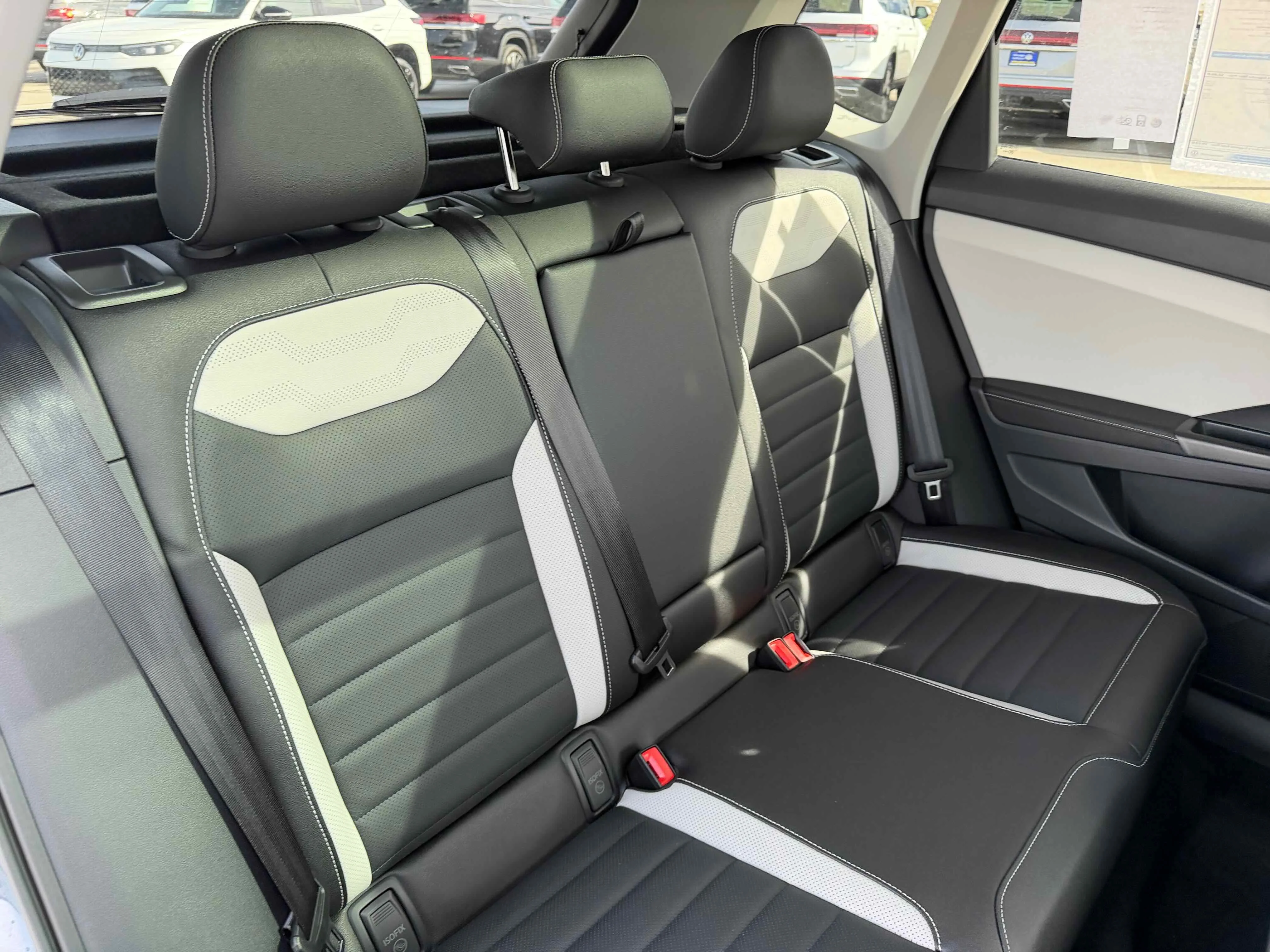 New 2026 Platinum Gray Volkswagen SEL image 32