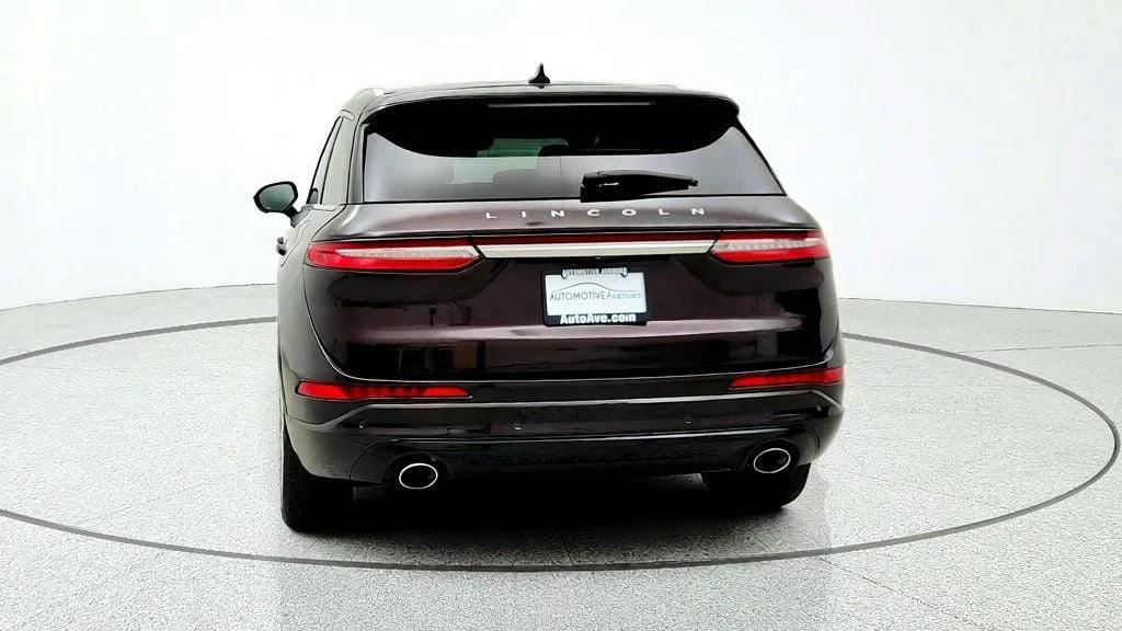 Used 2023 Crystal Red Metallic Premium Clearcoat Lincoln Grand Touring AWD image 6