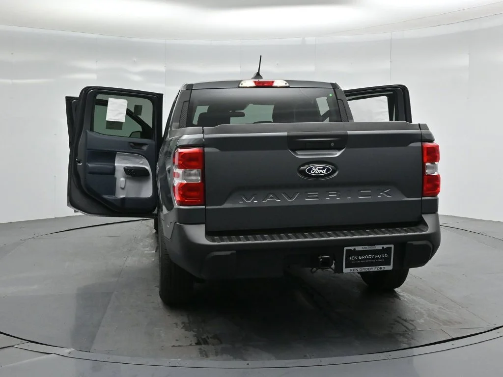 New 2026 Carbonized Gray Metallic Ford XLT image 29