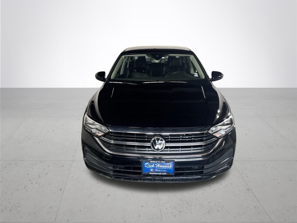 Certified Used 2022 Deep Black Pearl Volkswagen 1.5T SE image 5