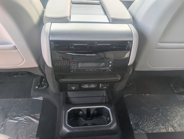 New 2026 Silver-Zynith Exterior Paint Jeep Limited Altitude image 13