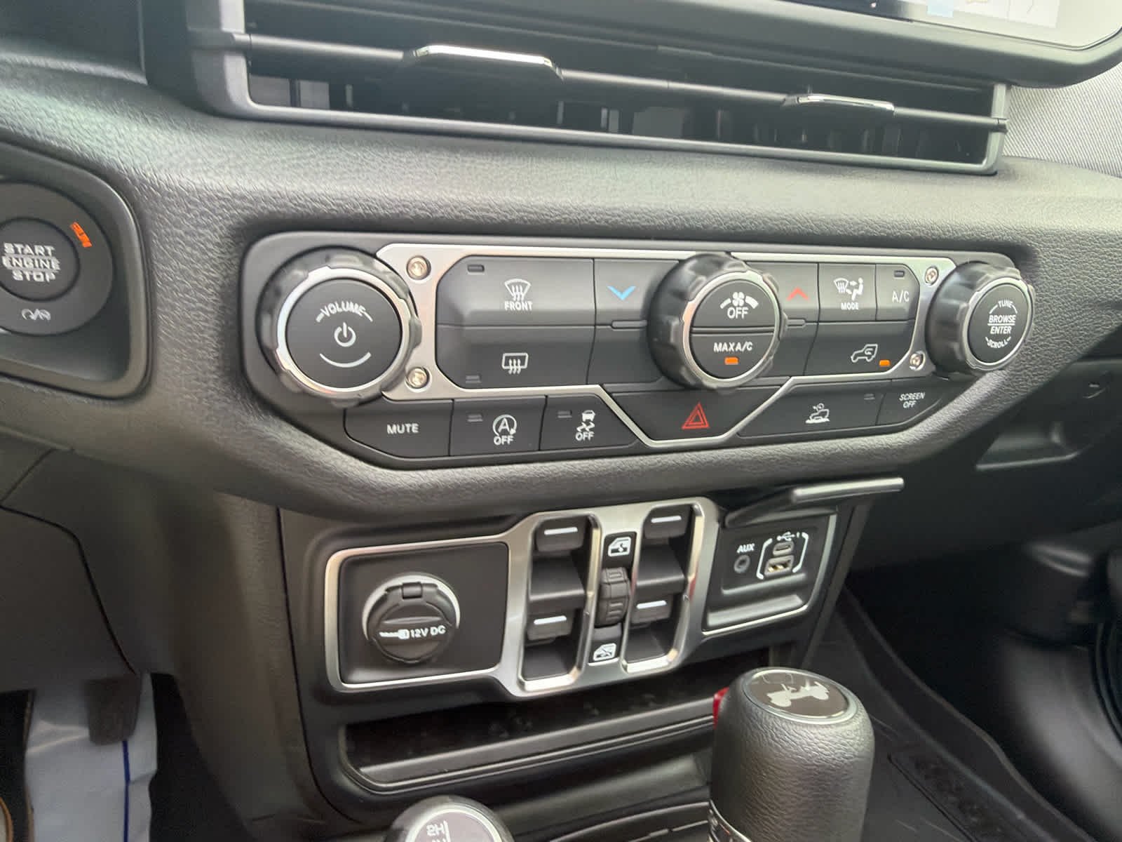 New 2026 Anvil Clearcoat Jeep Sport S image 30