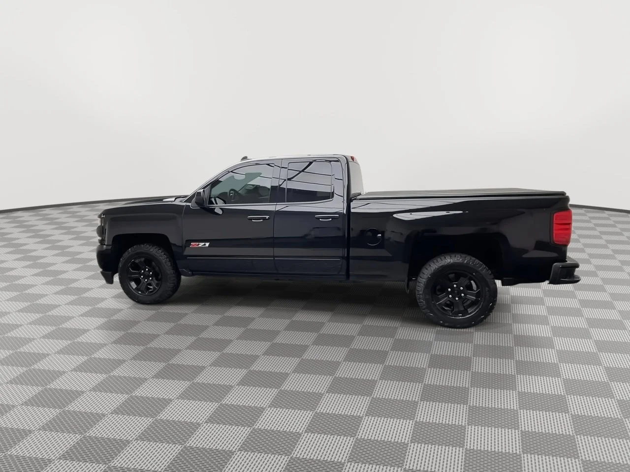 Used 2017 BLACK Chevrolet LT image 36