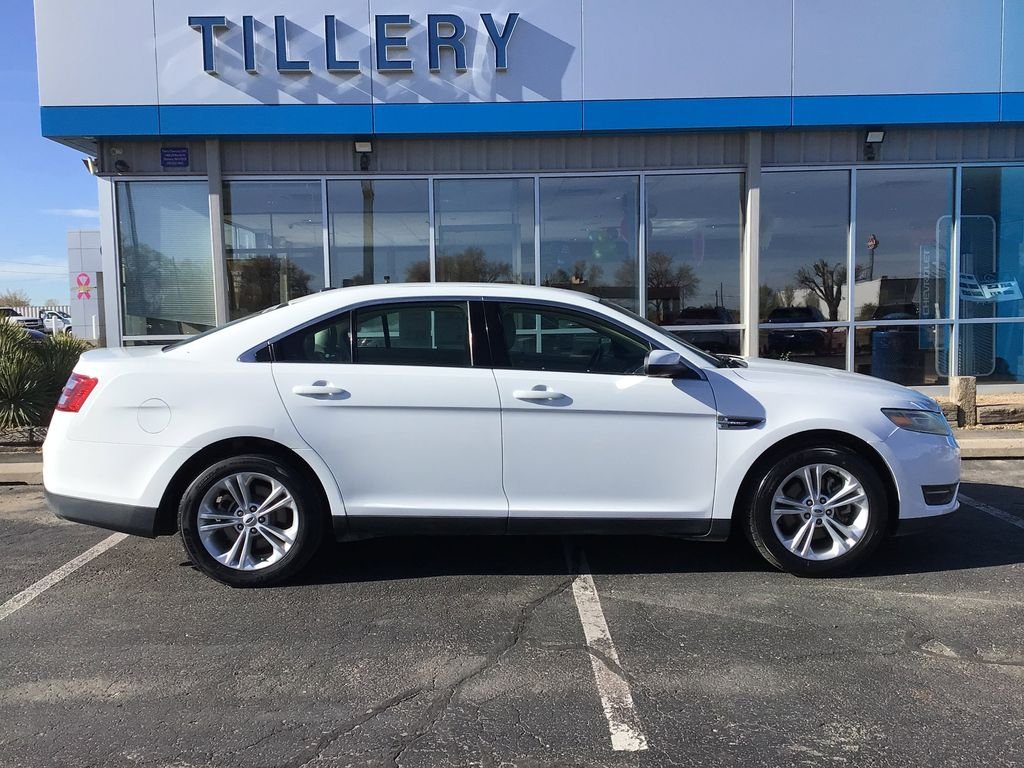 2017 Ford Taurus SEL