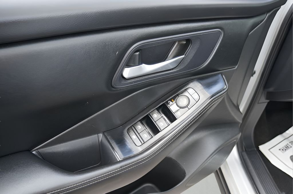 Used 2024 Brilliant Silver Metallic Nissan SV image 16