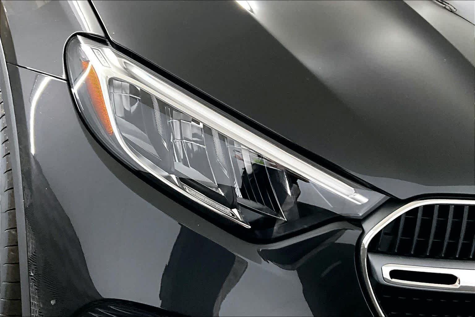 New 2027 Graphite Grey Metallic Mercedes-Benz GLC 300 image 17