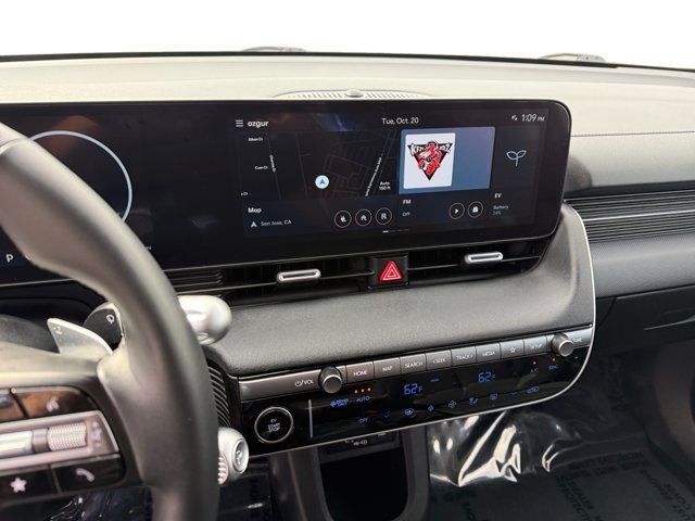 Used 2025 White Hyundai SEL image 12