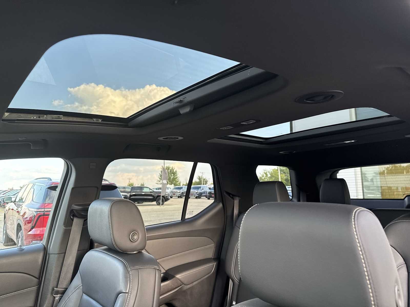 2023 Chevrolet Traverse 3LT - Photo 14