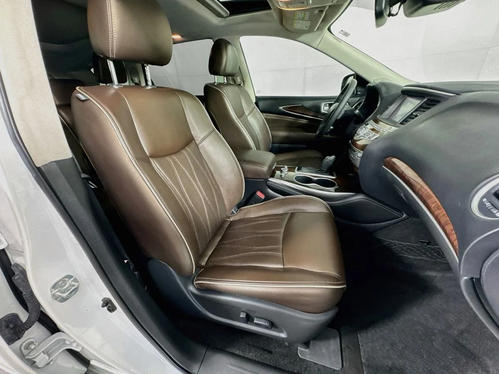 Certified Used 2019 White INFINITI LUXE image 39