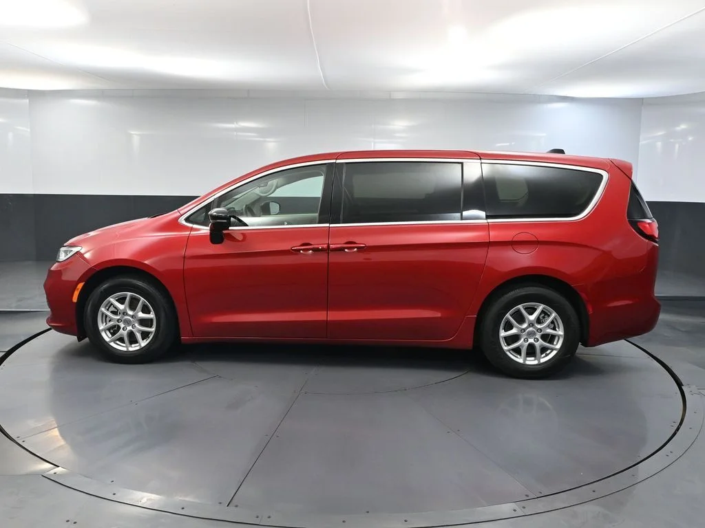 Used 2024 Red Chrysler Touring L image 9