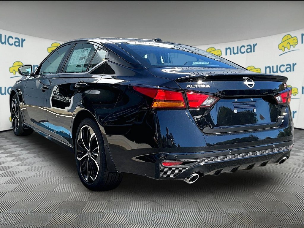 New 2026 Black Nissan 2.5 SR image 3