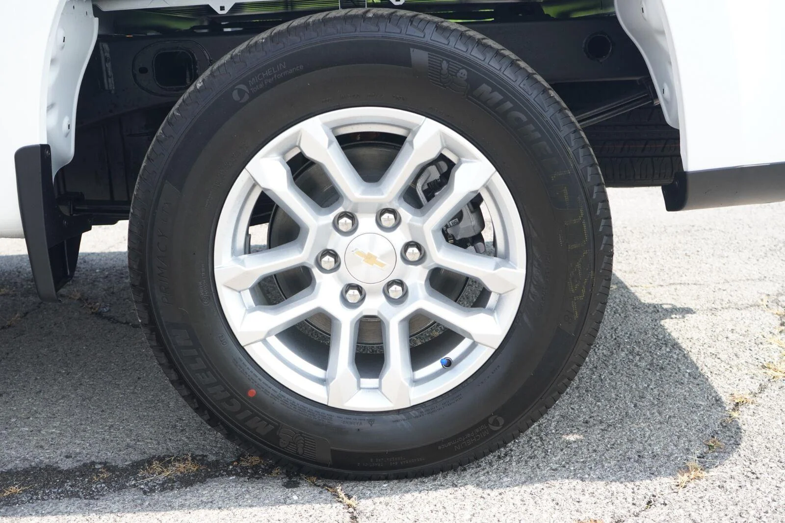 New 2026 Summit White Chevrolet LT (2FL) image 11