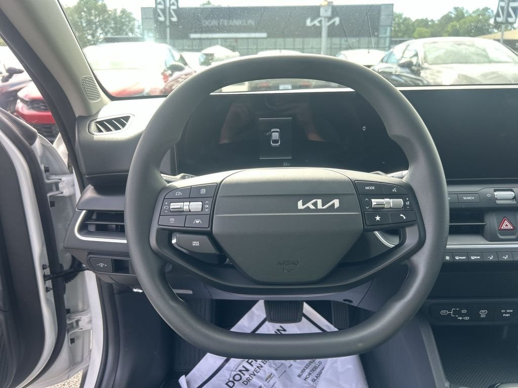 Used 2026 White Kia LXS image 14