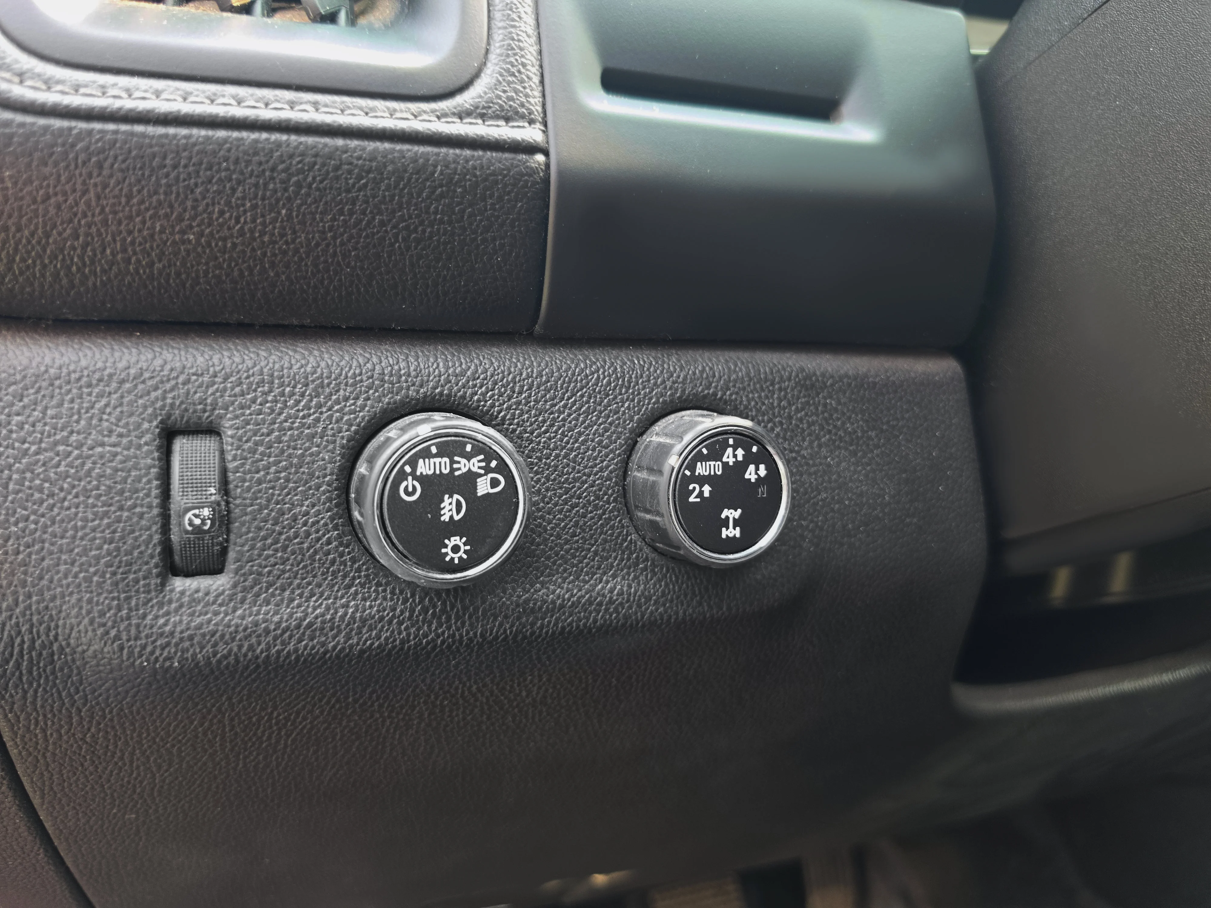 Used 2016 Copper Red Metallic GMC 4WD SLE image 14