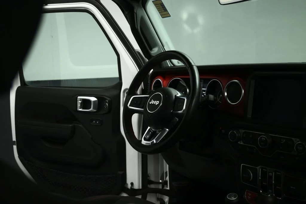Used 2023 White Jeep Rubicon image 65