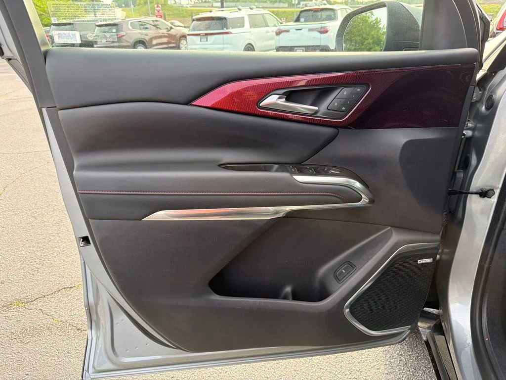 Used 2025 Gray Chevrolet RS image 10