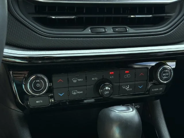 Used 2025 White Jeep Trailhawk image 14