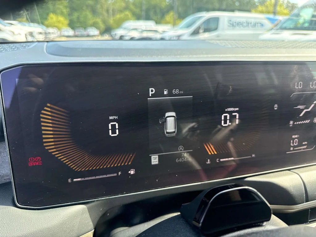Used 2027 Black Kia S image 18