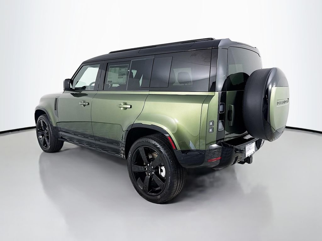 New 2026 Woolstone Green Land Rover X-Dynamic SE image 3