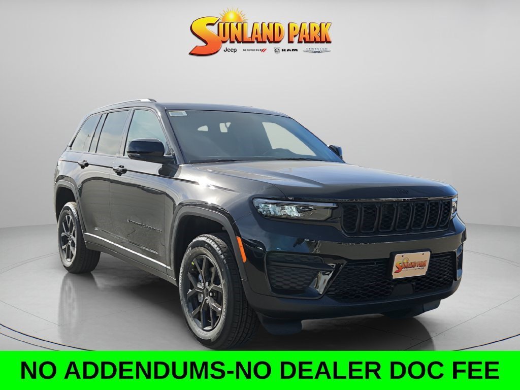 New 2025 Diamond Black Crystal Pearl-Coat Exterior Paint Jeep Laredo image 1