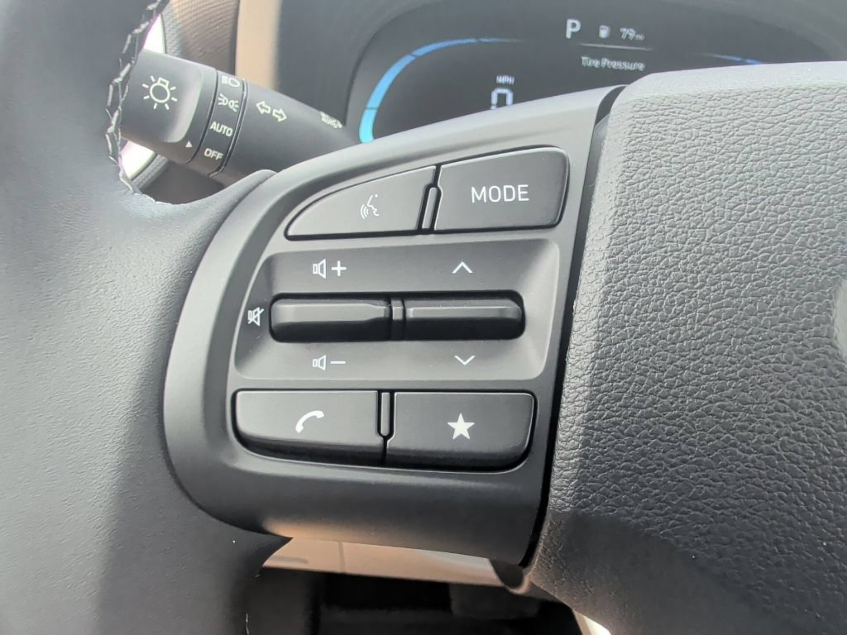 New 2026 Onyx Black Hyundai SEL image 18