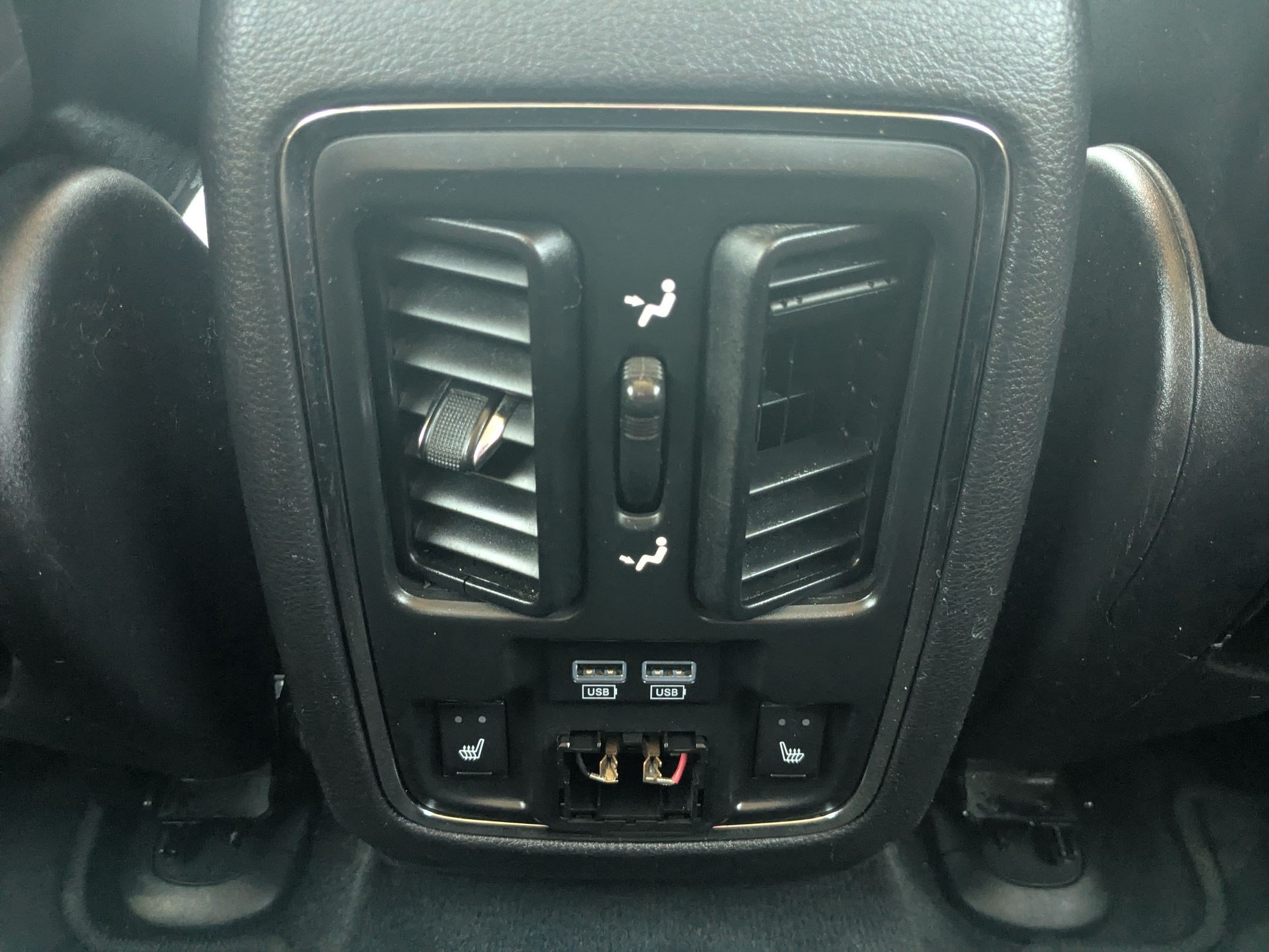 Used 2014 Black Dodge Limited image 29