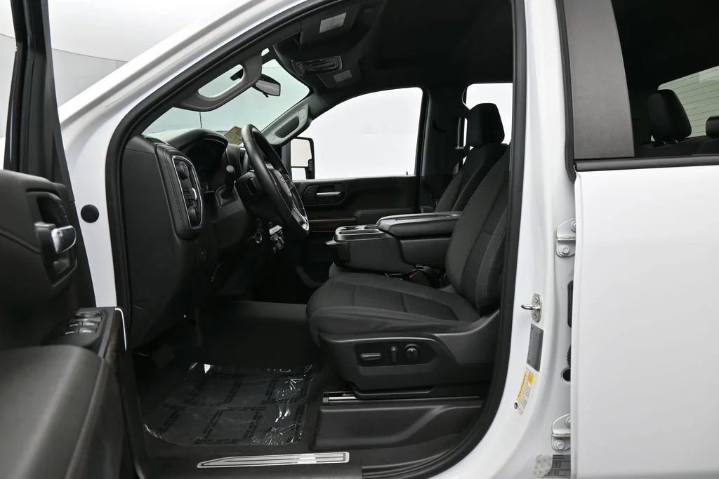Used 2022 Summit White Chevrolet LT image 11