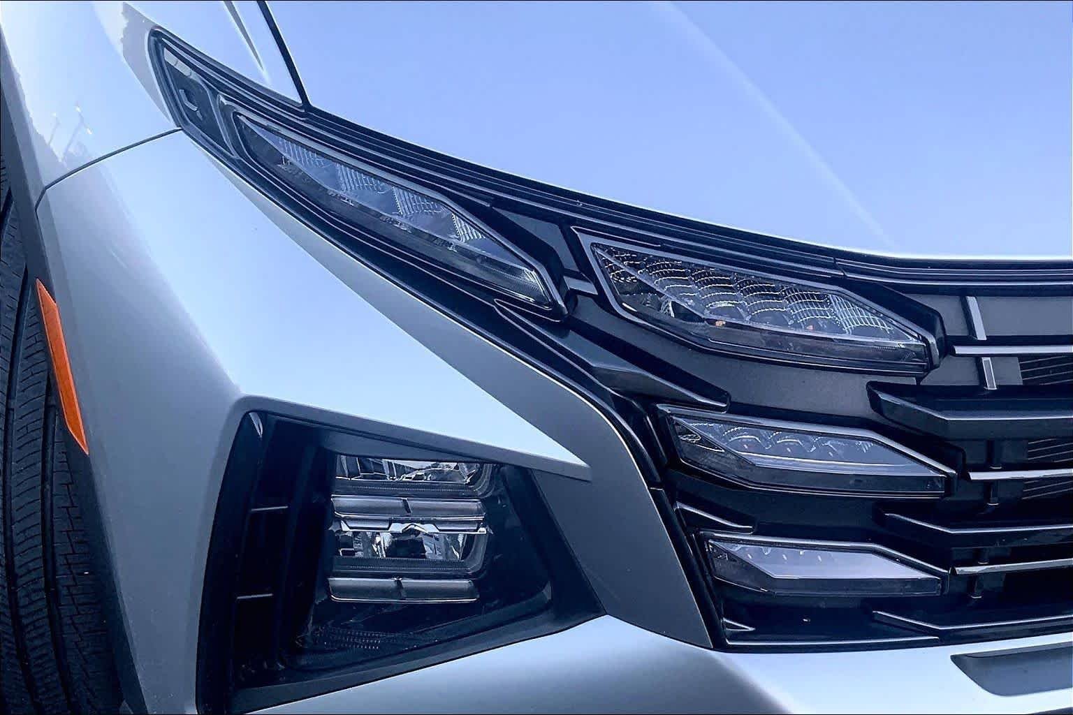Used 2025 Shimmering Silver Hyundai SE image 24