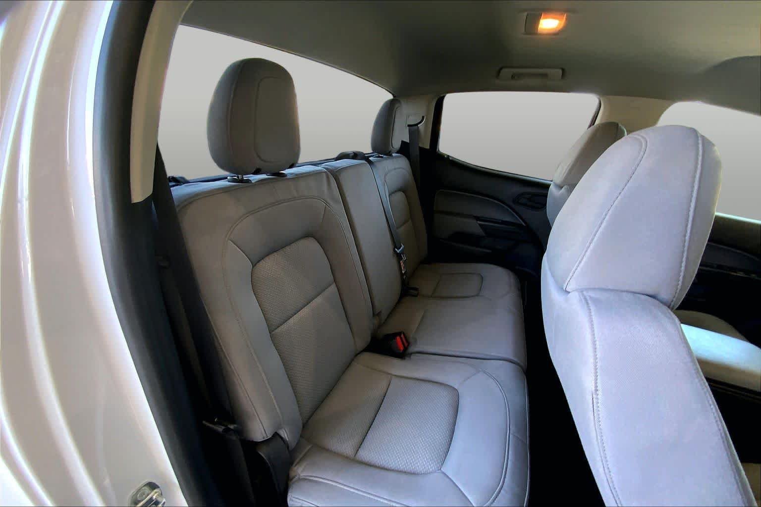 Used 2016 Summit White GMC 2WD image 19