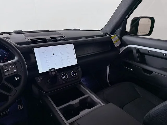 2026 Land Rover Defender V8 - Photo 26