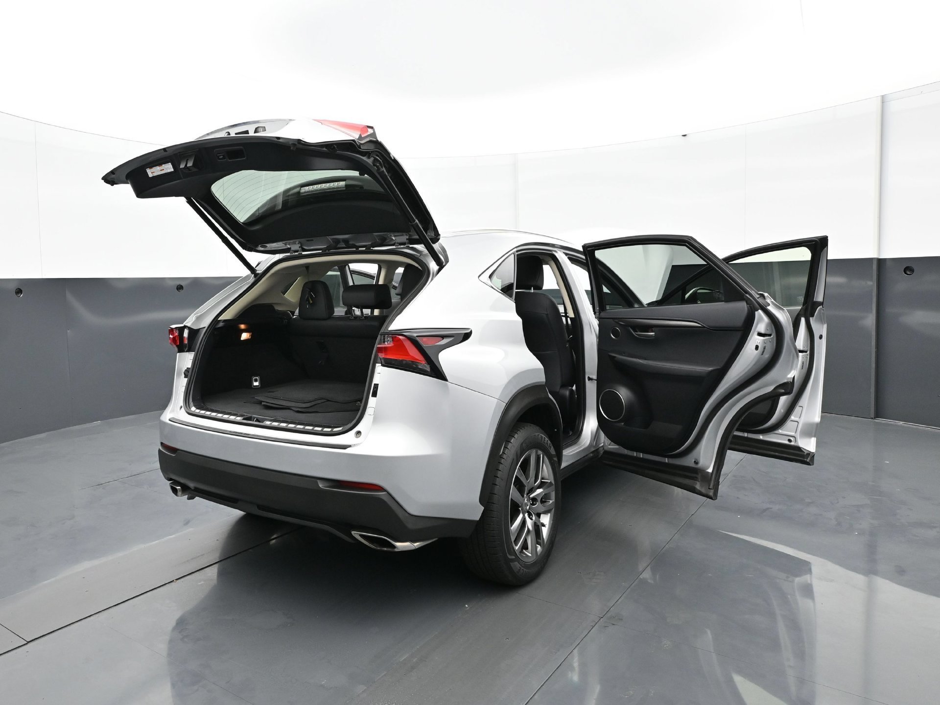 Used 2015 Silver Lexus 200t image 39