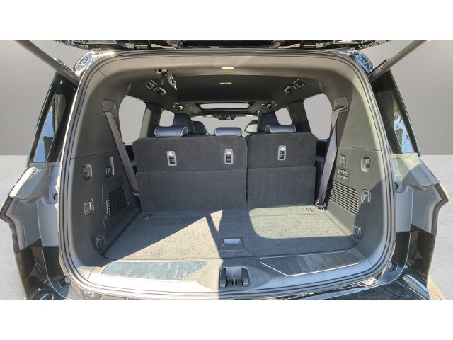 Used 2027 Black INFINITI SPORT image 32