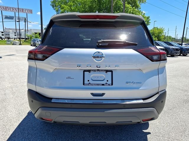 Used 2021 Silver Nissan SV image 7