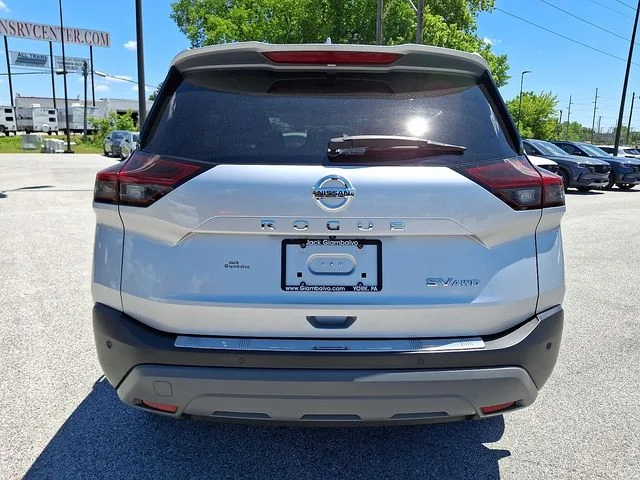 Used 2021 Silver Nissan SV image 7
