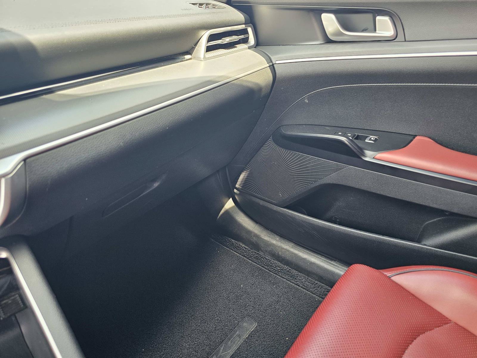 Used 2023 Wolf Gray Kia GT-Line image 26