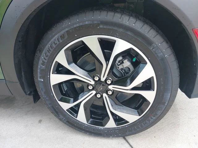 Used 2025 Green Ford Select image 31