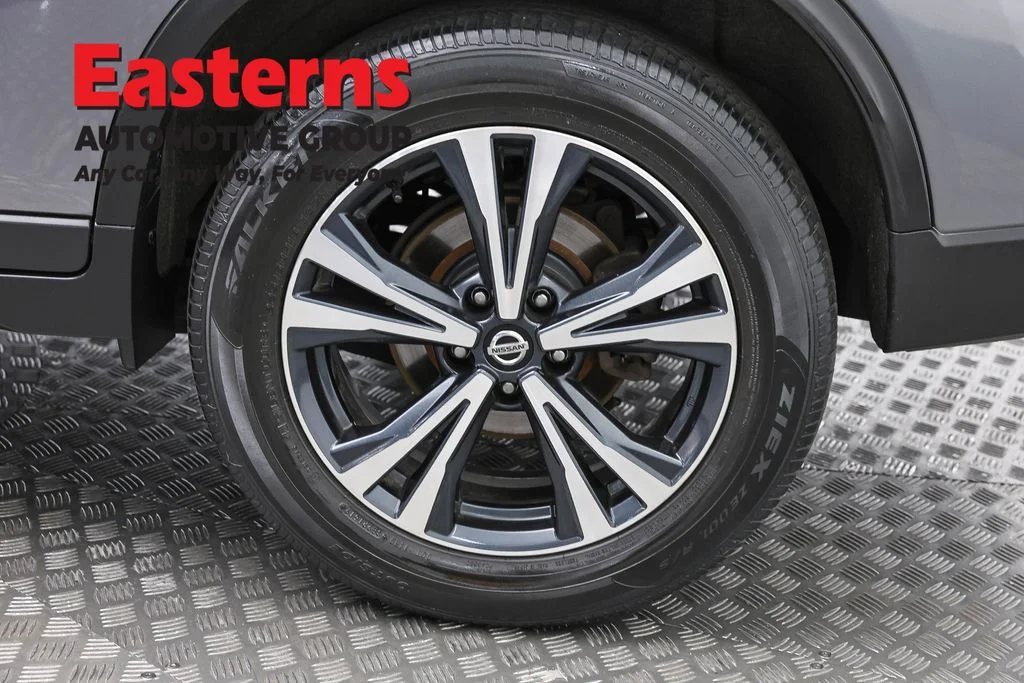 Used 2020 Gray Nissan SV image 36