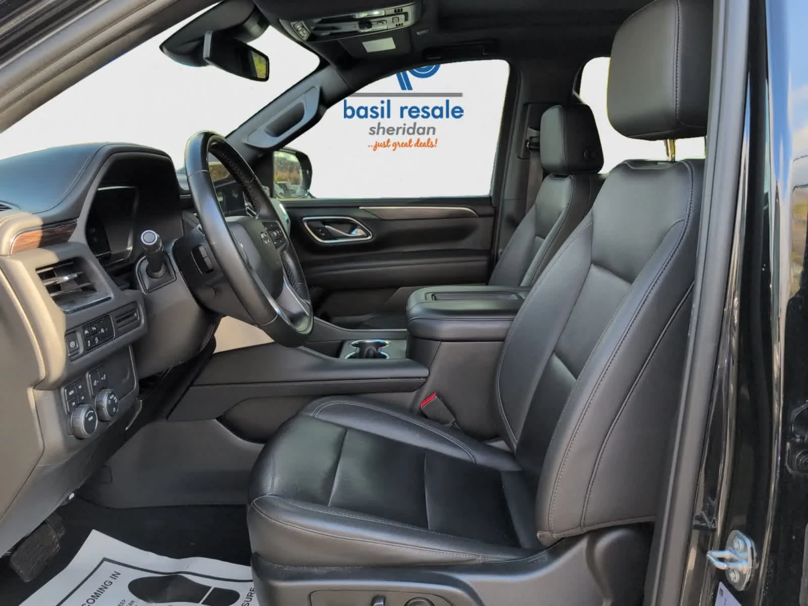 Used 2023 Black Chevrolet Z71 image 14