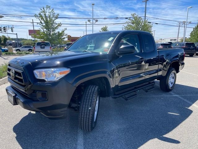 Used 2022 Midnight Black Metallic Toyota SR image 3