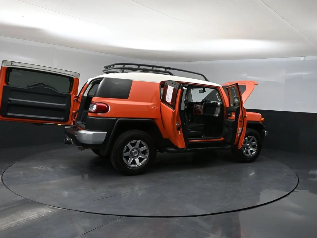 Used 2014  Toyota Base image 35