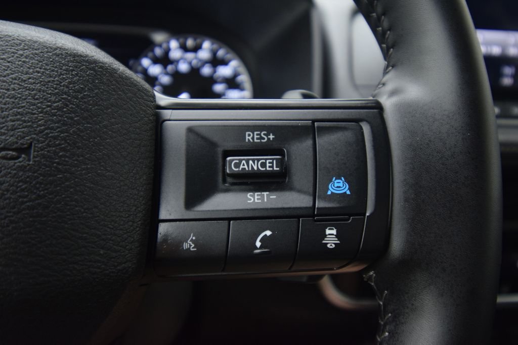 Used 2025 Everest White Pearl Nissan SV image 29