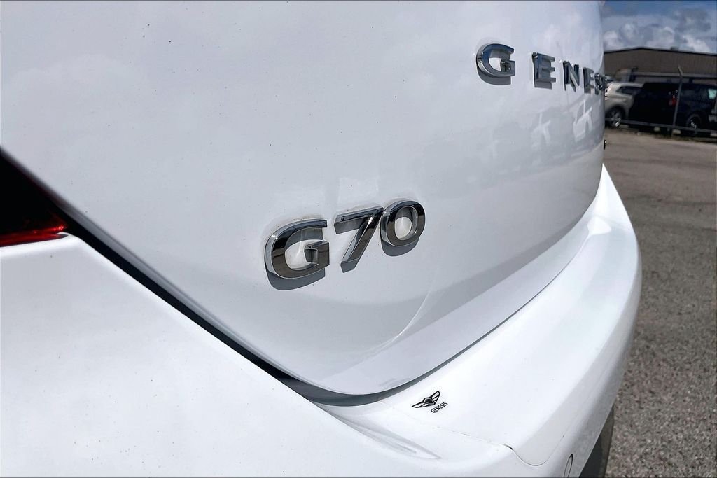 Used 2023 White Genesis 3.3T image 21