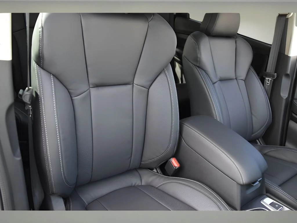 Used 2025 Ice Silver Metallic Subaru Limited image 24