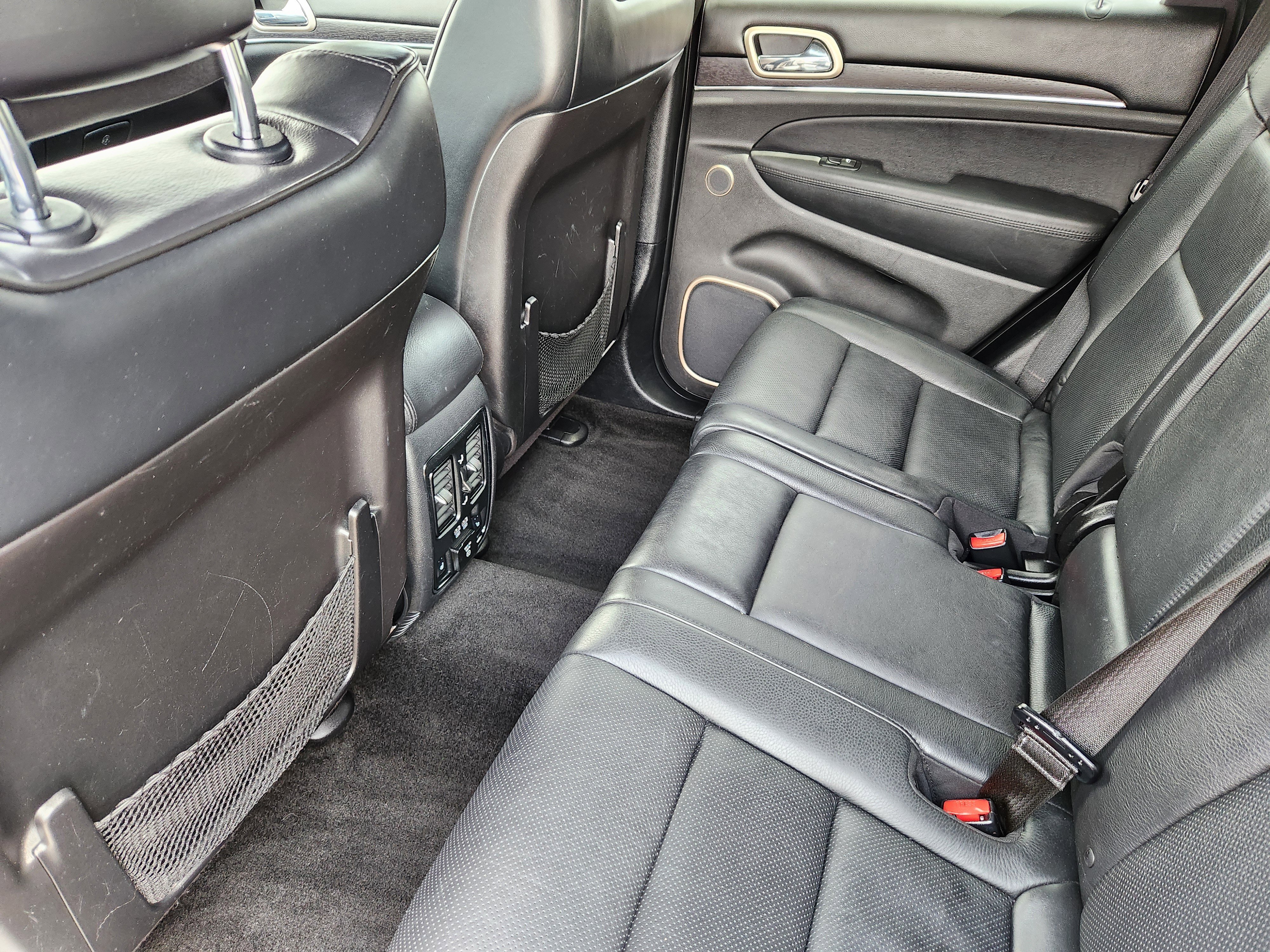 Used 2015 Black Jeep Summit image 24