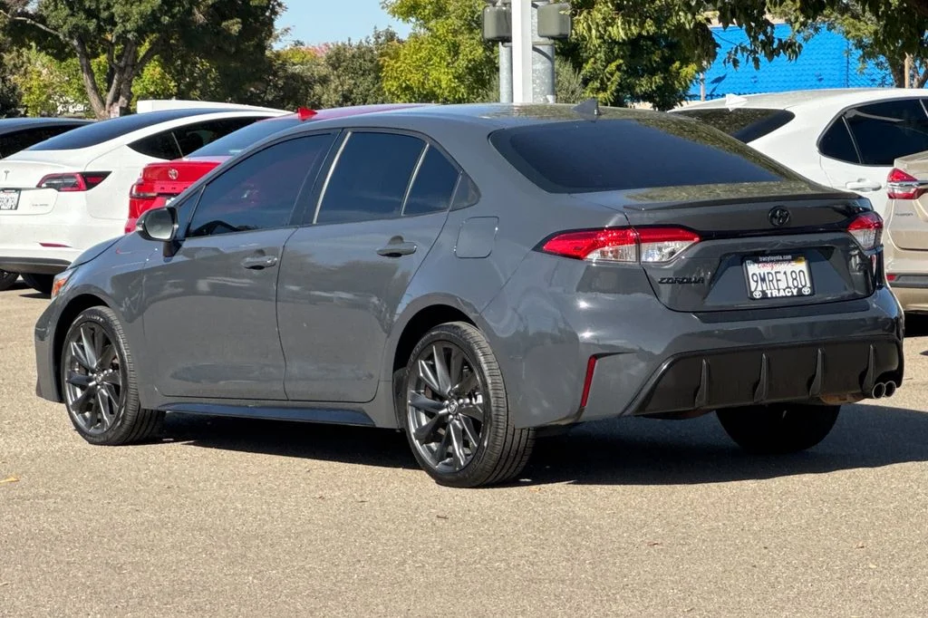 Used 2024  Toyota SE image 10