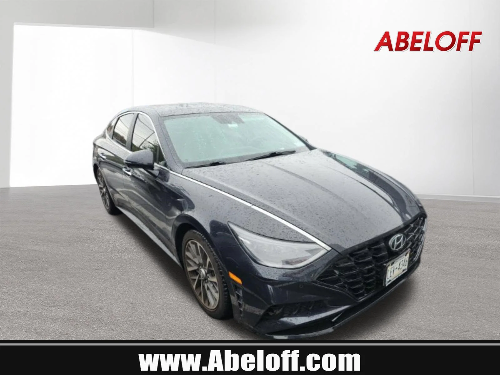 Used 2023 Grey Hyundai Limited image 1
