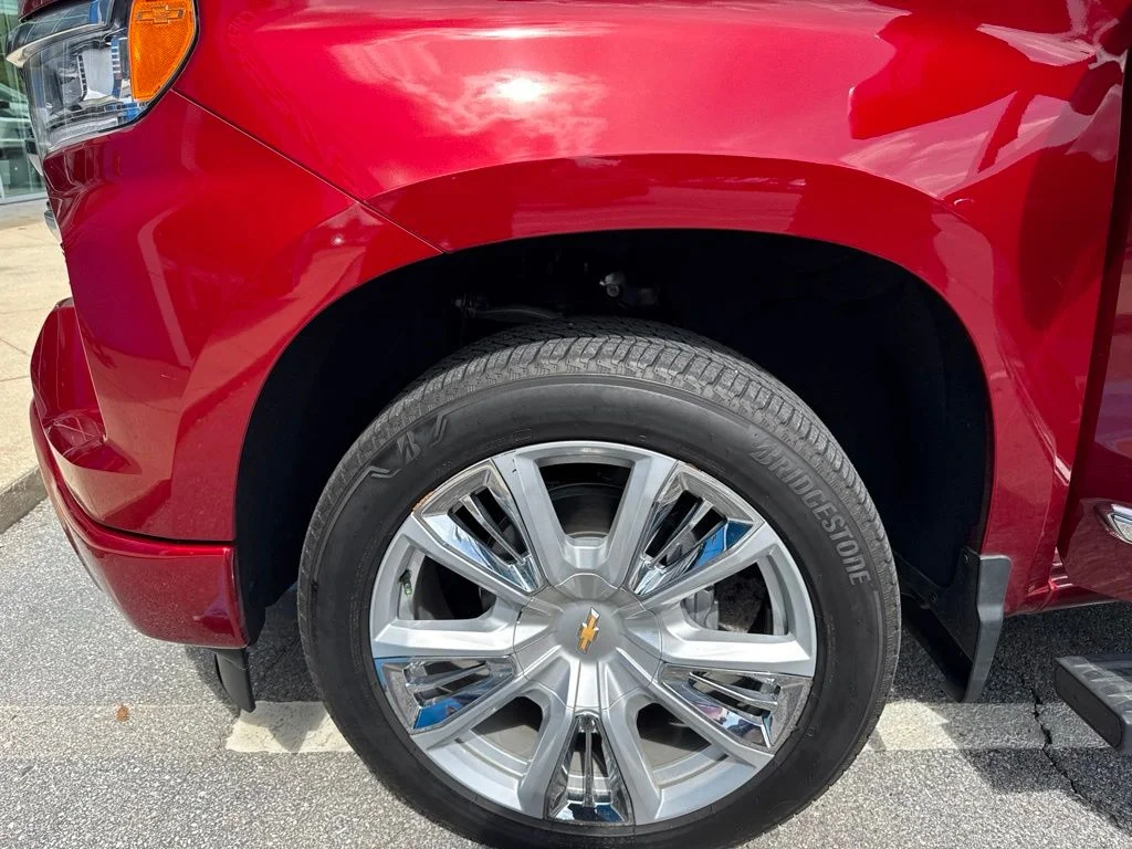 Used 2024 Red Chevrolet High Country image 17