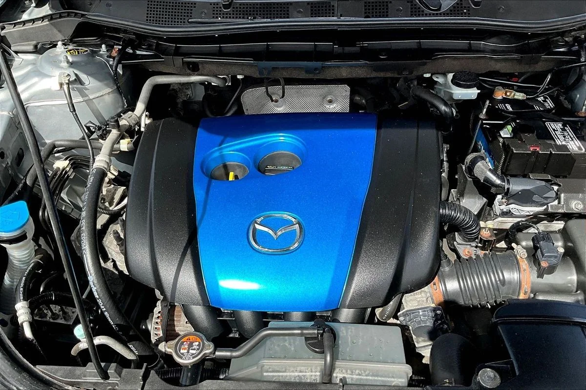 Used 2013  Mazda Touring image 30