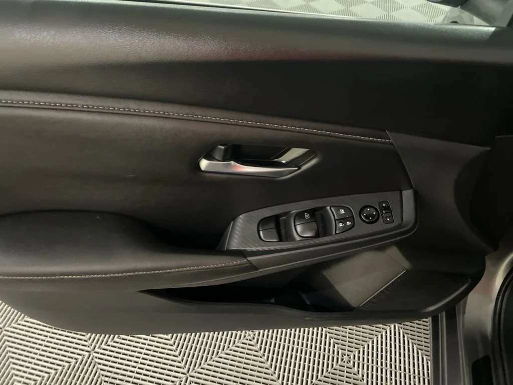 Certified Used 2025 Gun Metallic Nissan SV image 11