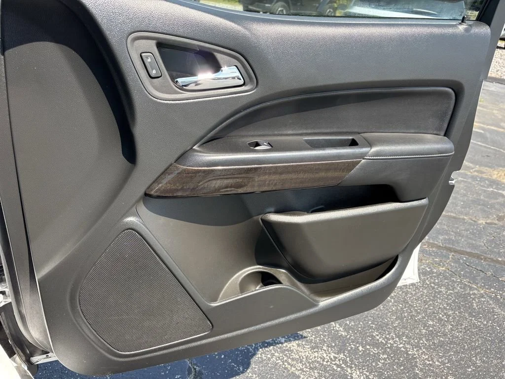 Used 2022 Summit White GMC Elevation image 21